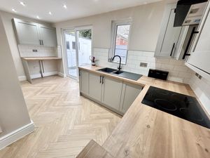 Kitchen- click for photo gallery